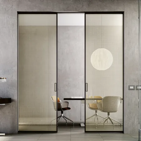portes coulissantes intérieures affleurantes en verre et aluminium conçues par Bertolotto Portes intérieures